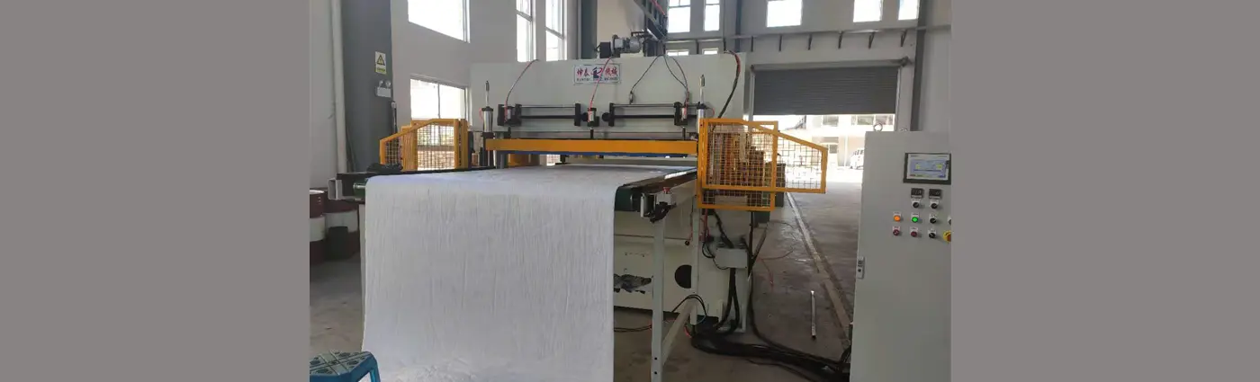Thinsulate Heat Seal Cutting Machine
